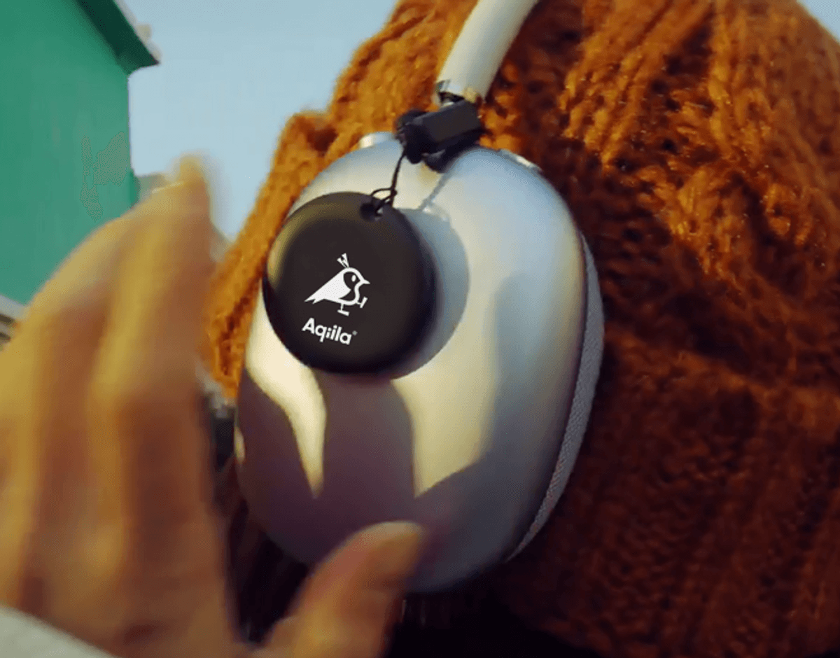 Aqiila Tagbird smart sporingsbrikke (itemfinder) med monteringsdeksel for Apple og Android à 1 stk